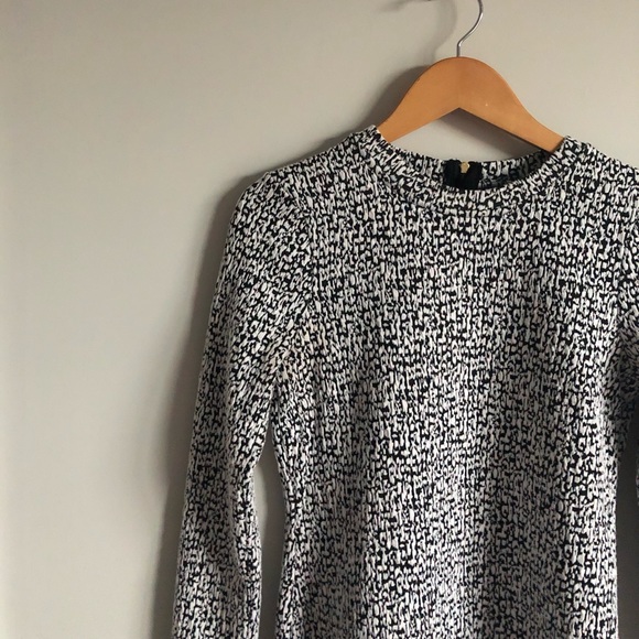 Banana Republic Dresses & Skirts - Banana Republic Shift Dress - Petite